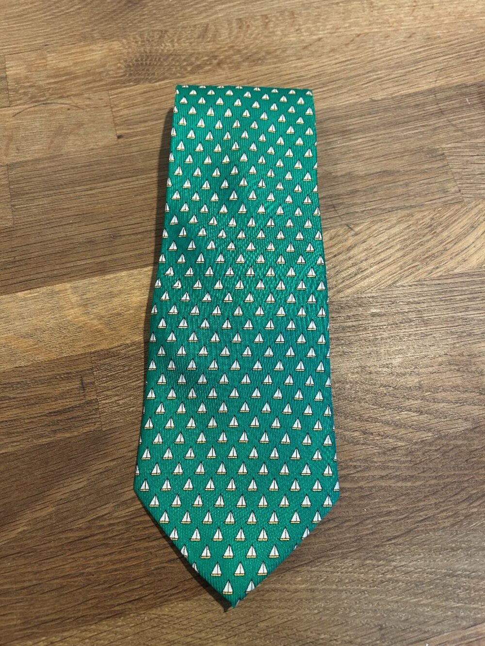 LAUREN RALPH LAUREN Green Sailboat Pattern Swing Silk Tie